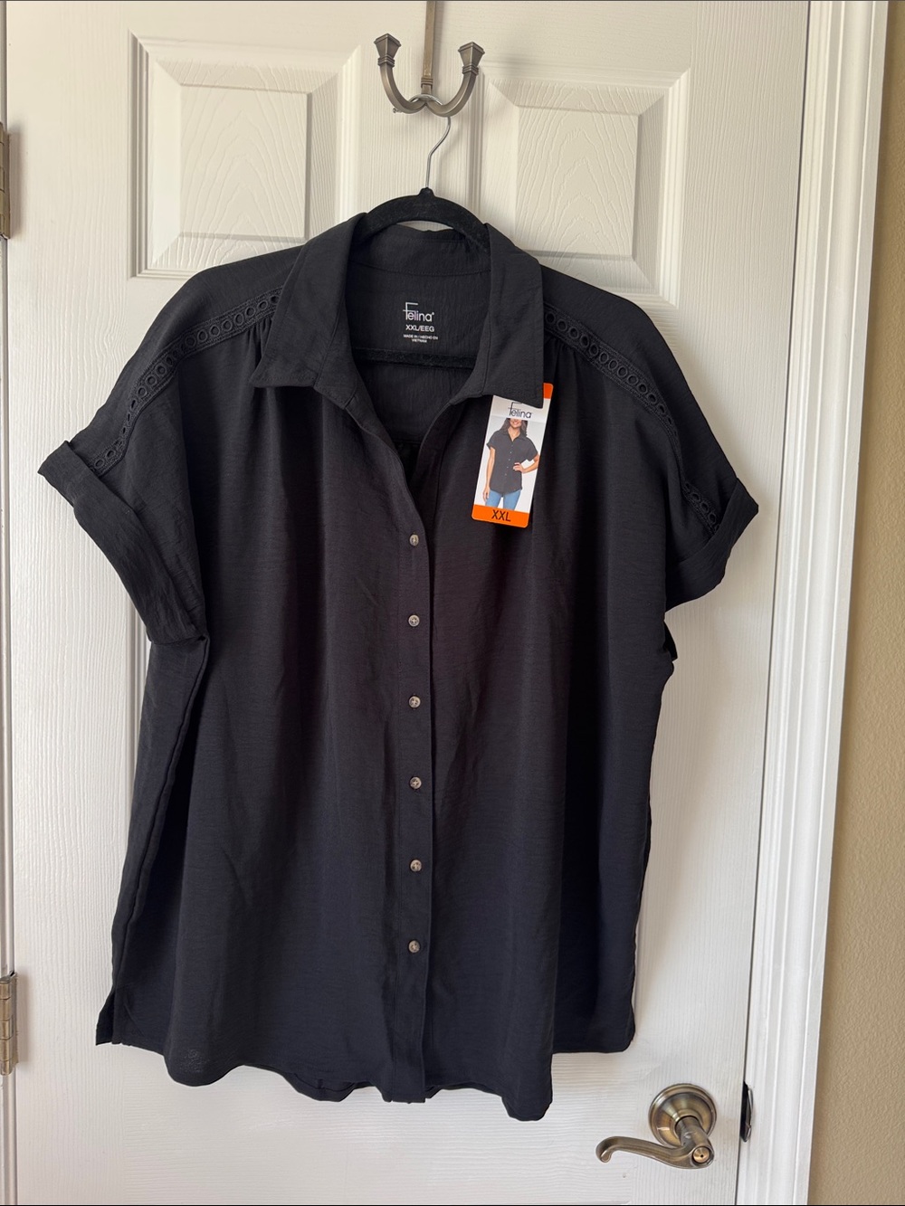 Felina Black Button-Front Short-Sleeve Blouse